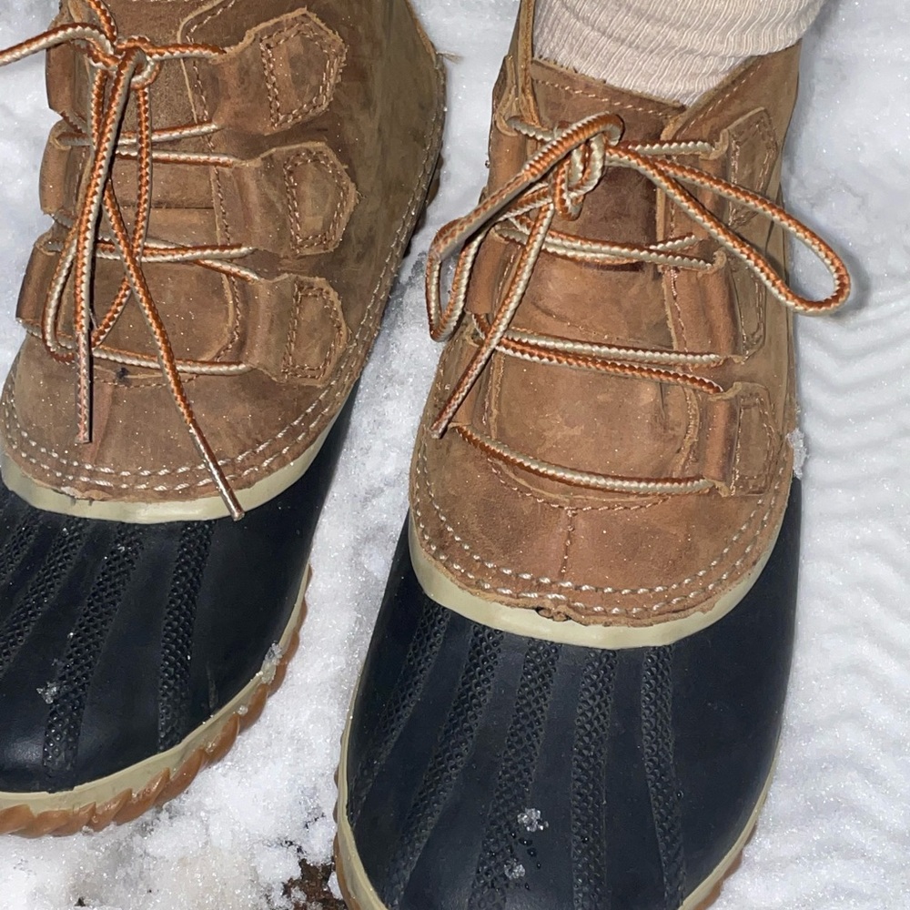Sorel-lace up-women-out n about- boots!
